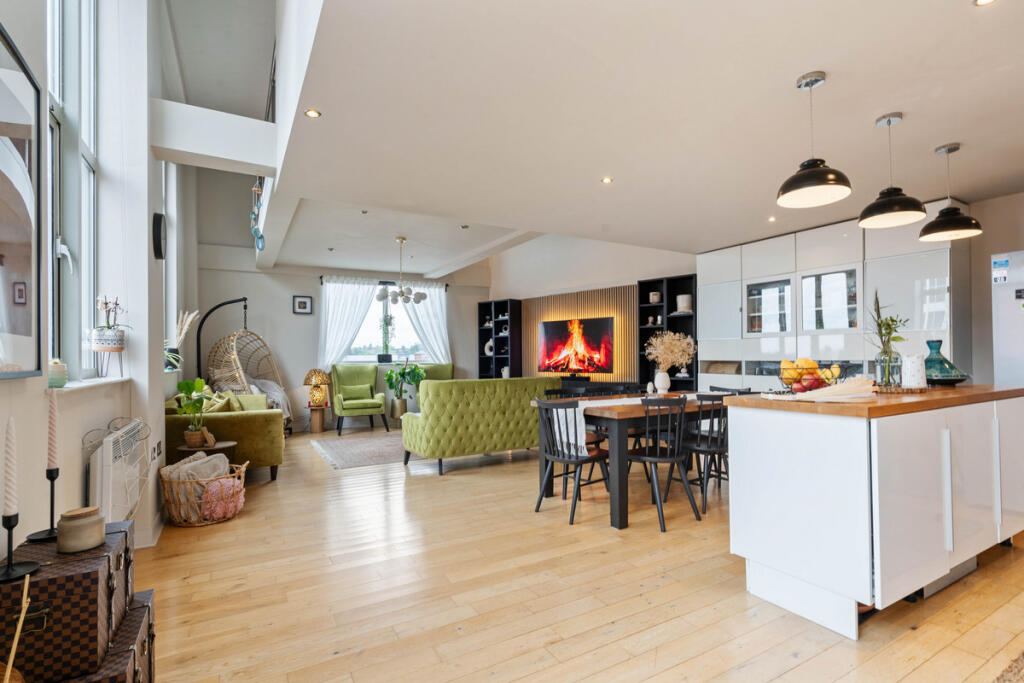 421 St Georges Mill - open plan living space