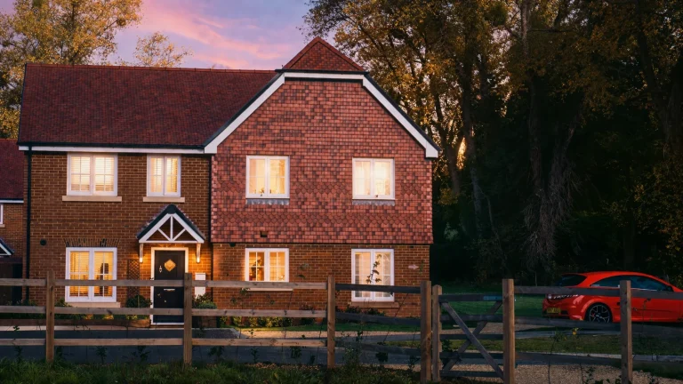 Why Honest Property Valuations Matter When Choosing an Estate Agent